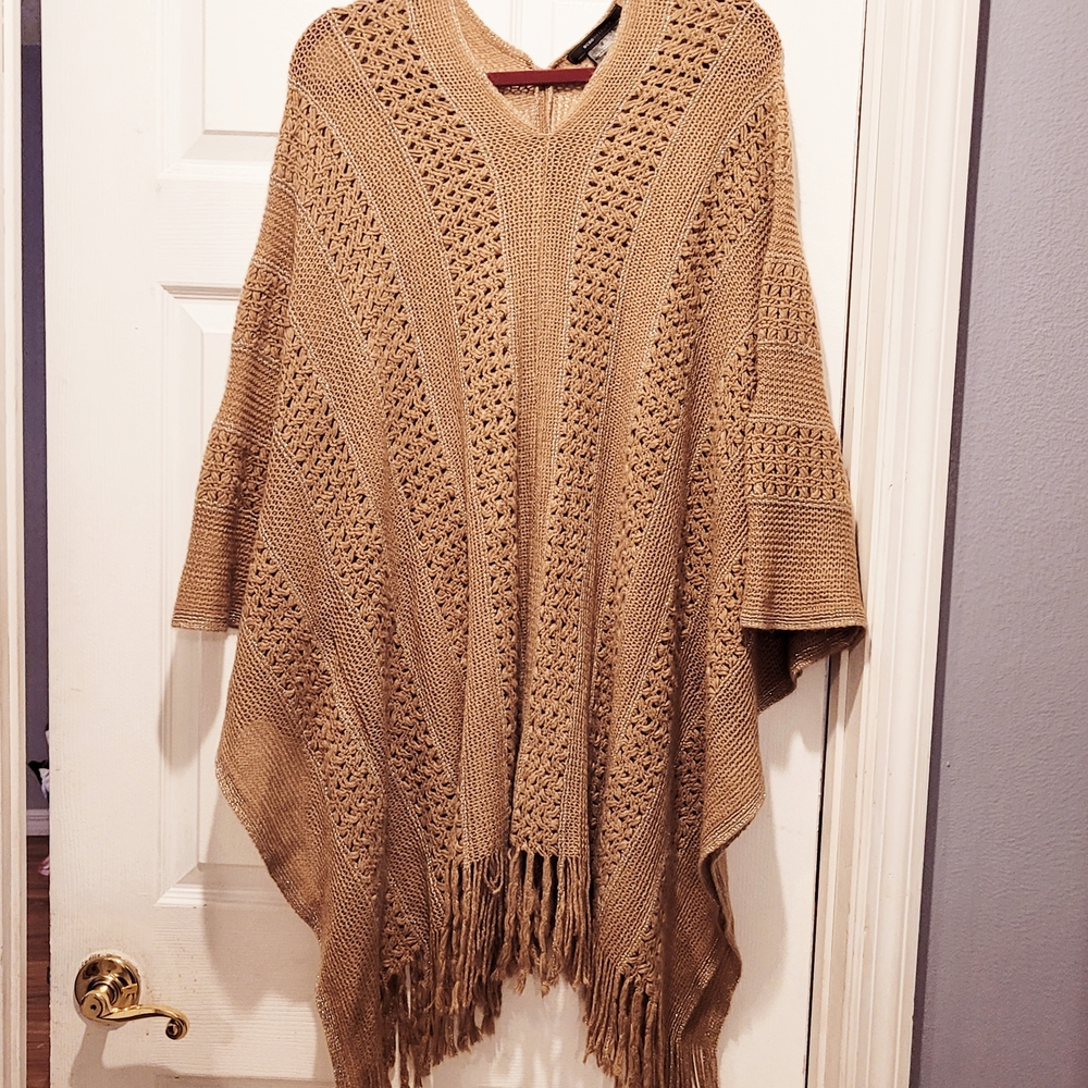 BCBG Max Azria Camel Knit Poncho O/S Metallic Silver Boho Hippie